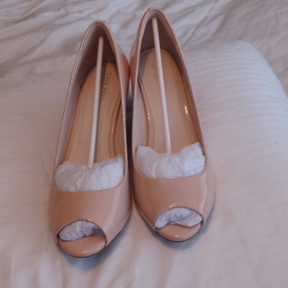 Shoes - Picture 2 of 4